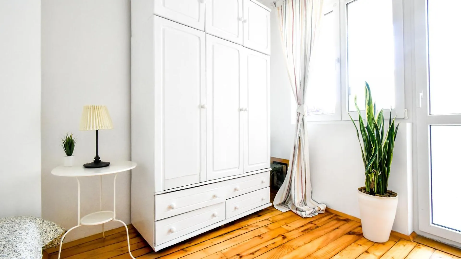 Apartament Prime Spot - 2Br -15Bth - Next To Nevsky Church Sofia